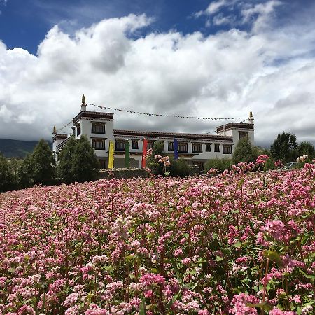 Royal Mustang Resort Nambo Exterior photo